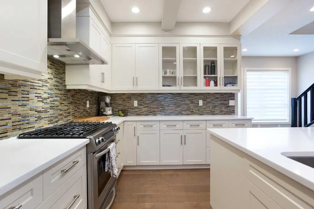4827 22 Avenue NW Calgary AB T3B 0Y4