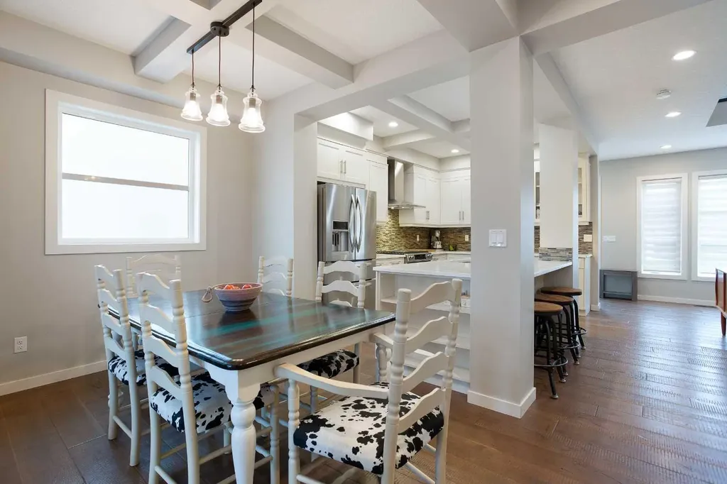 4827 22 Avenue NW Calgary AB T3B 0Y4