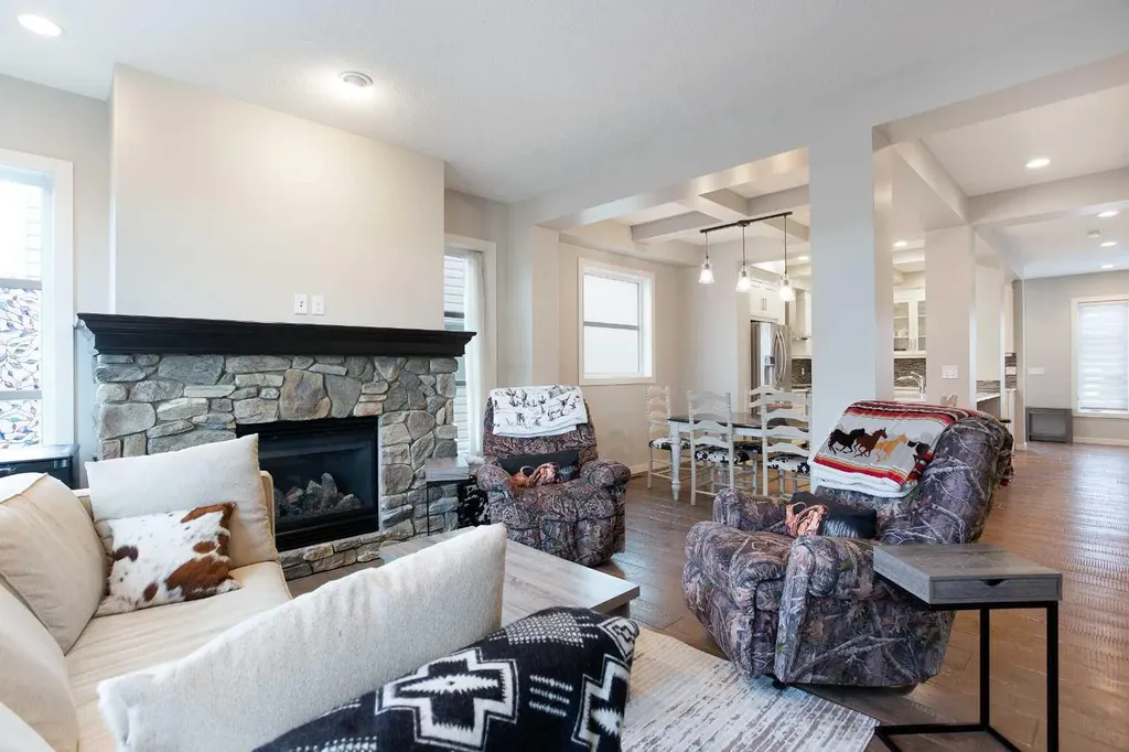 4827 22 Avenue NW Calgary AB T3B 0Y4