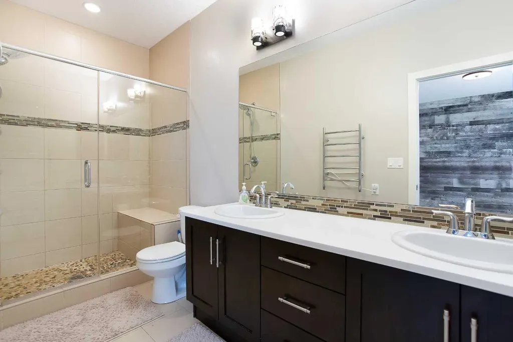4827 22 Avenue NW Calgary AB T3B 0Y4