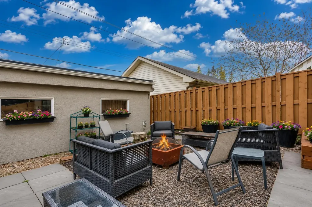 4827 22 Avenue NW Calgary AB T3B 0Y4