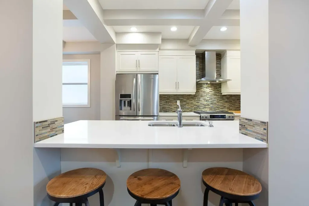 4827 22 Avenue NW Calgary AB T3B 0Y4