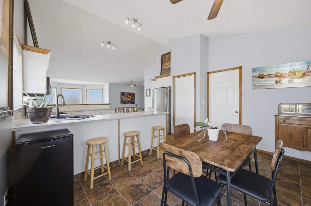 1 Pell Close Sylvan Lake AB T4S 1W8