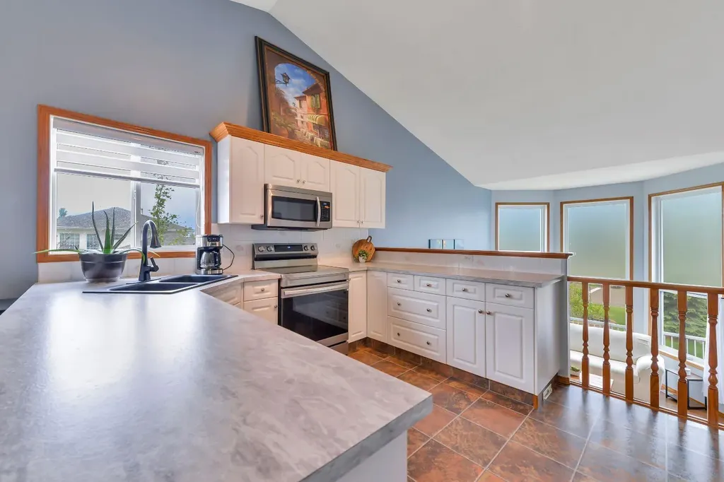 1 Pell Close Sylvan Lake AB T4S 1W8