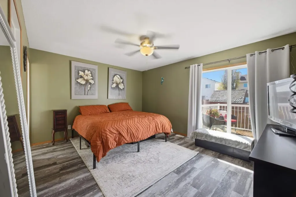 1 Pell Close Sylvan Lake AB T4S 1W8