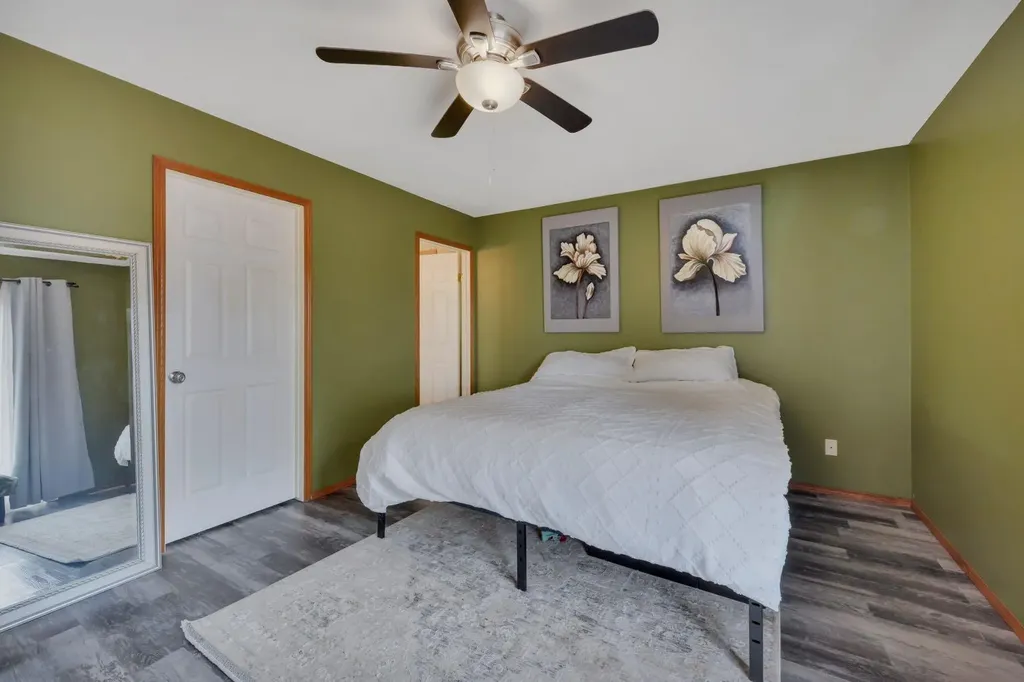 1 Pell Close Sylvan Lake AB T4S 1W8