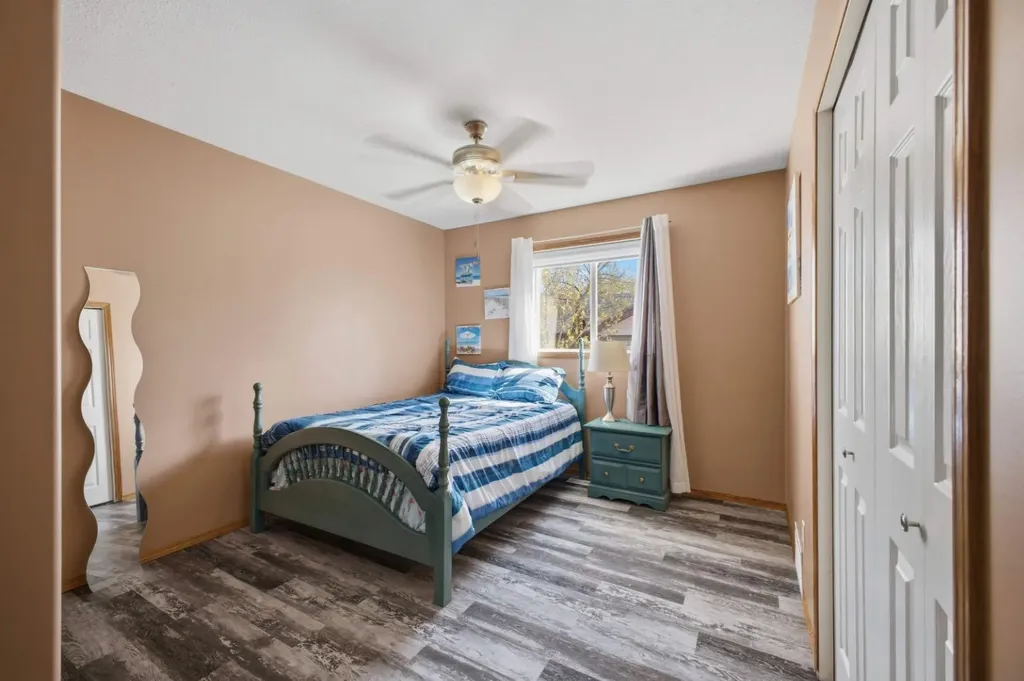 1 Pell Close Sylvan Lake AB T4S 1W8