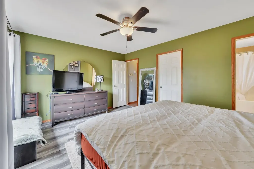 1 Pell Close Sylvan Lake AB T4S 1W8