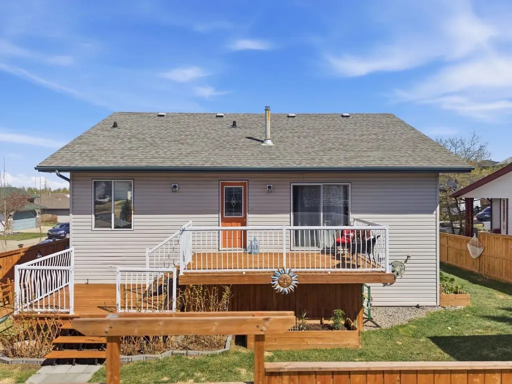 1 Pell Close Sylvan Lake AB T4S 1W8