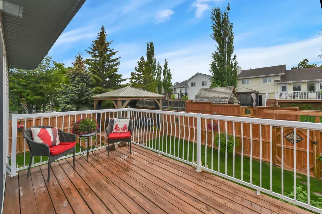 1 Pell Close Sylvan Lake AB T4S 1W8