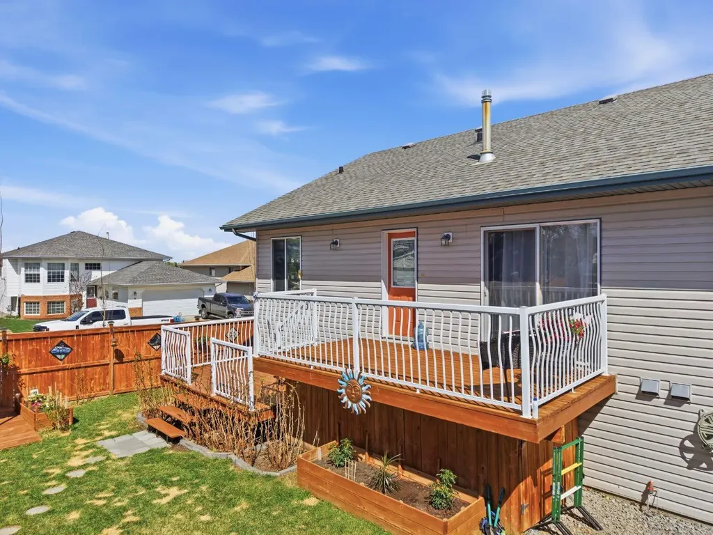 1 Pell Close Sylvan Lake AB T4S 1W8
