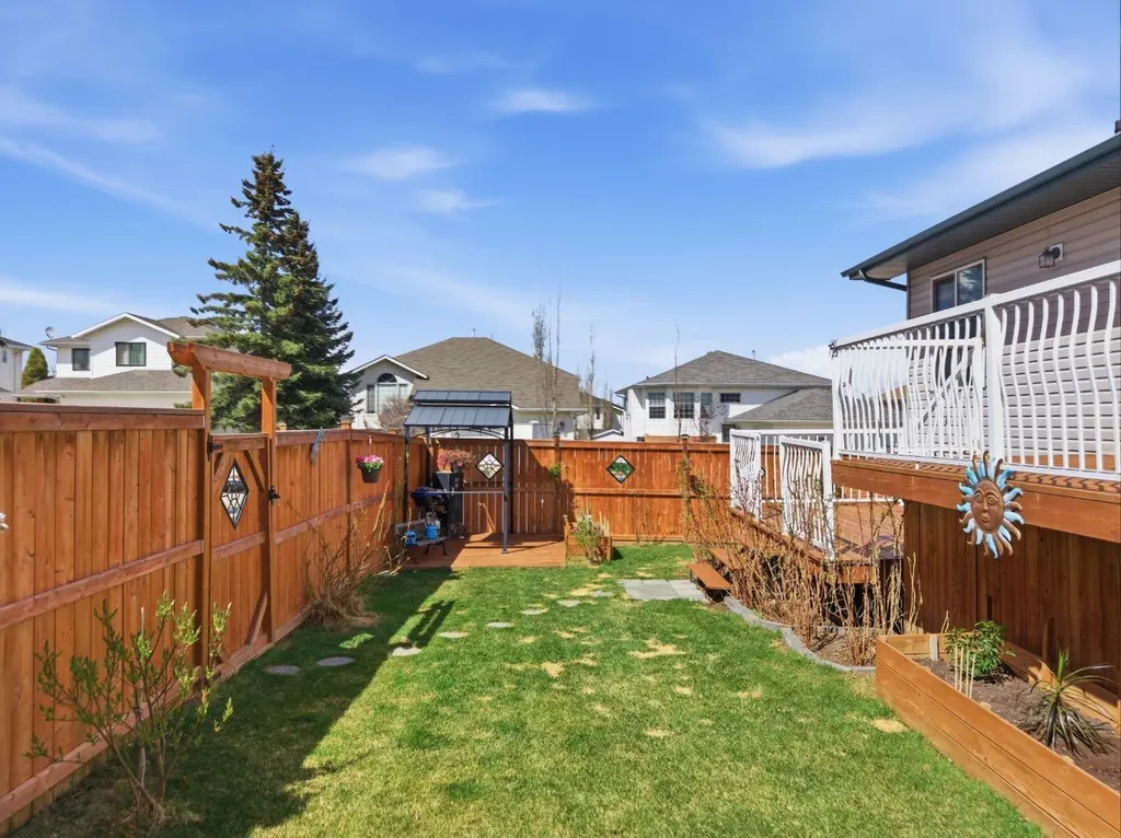 1 Pell Close Sylvan Lake AB T4S 1W8