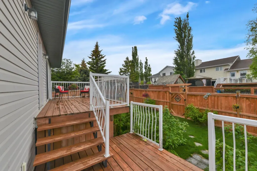 1 Pell Close Sylvan Lake AB T4S 1W8