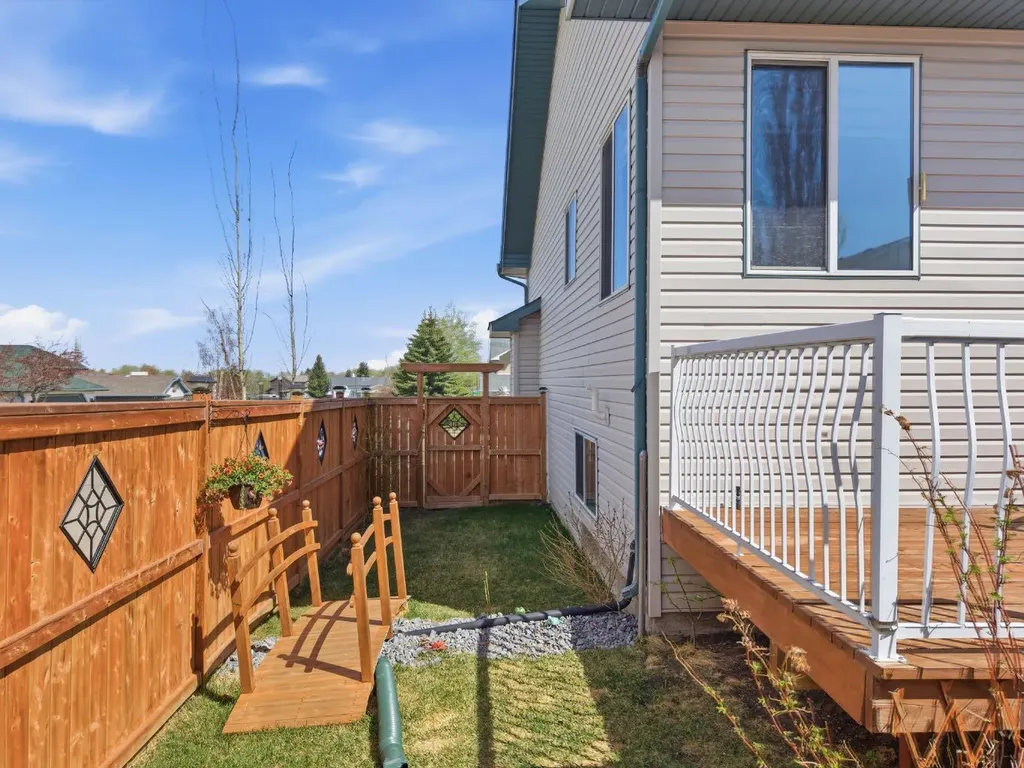 1 Pell Close Sylvan Lake AB T4S 1W8