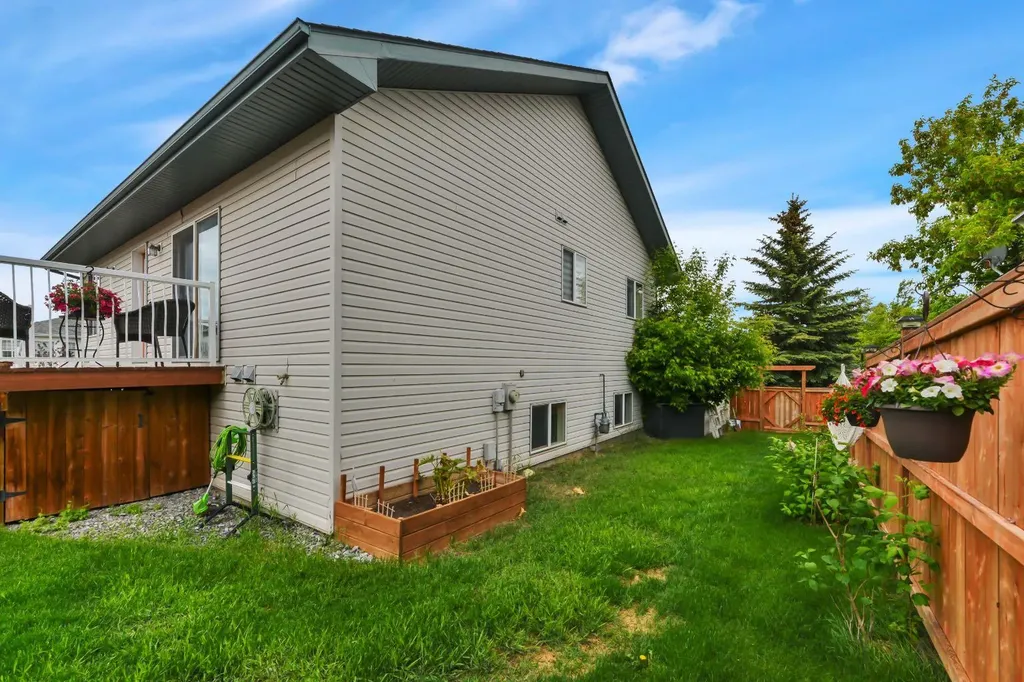 1 Pell Close Sylvan Lake AB T4S 1W8