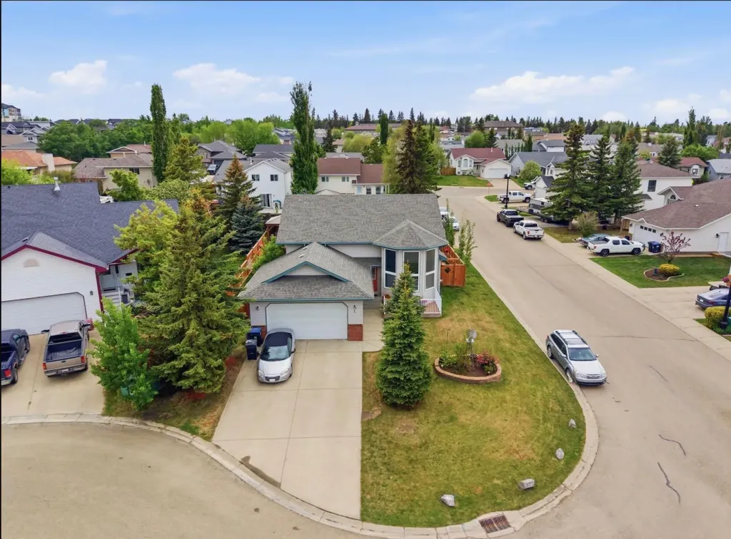 1 Pell Close Sylvan Lake AB T4S 1W8