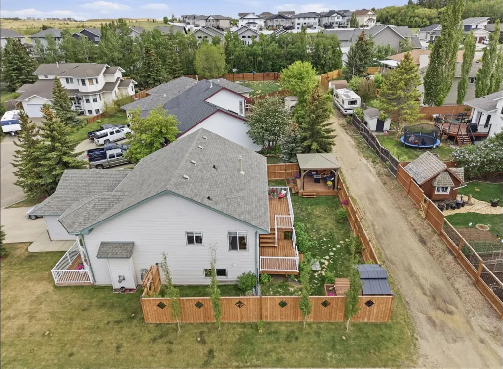 1 Pell Close Sylvan Lake AB T4S 1W8
