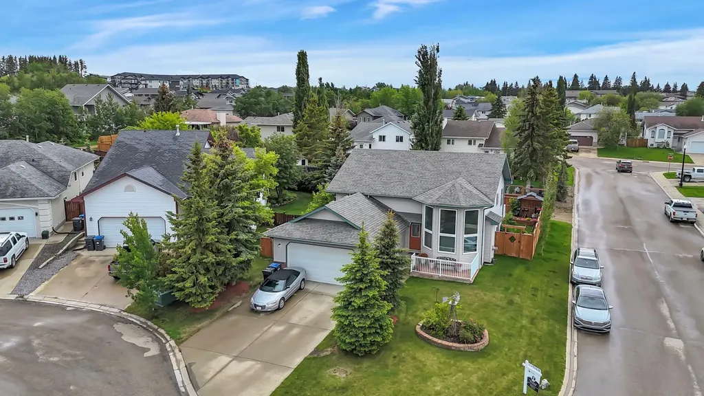 1 Pell Close Sylvan Lake AB T4S 1W8