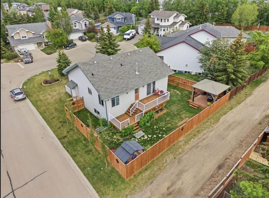 1 Pell Close Sylvan Lake AB T4S 1W8