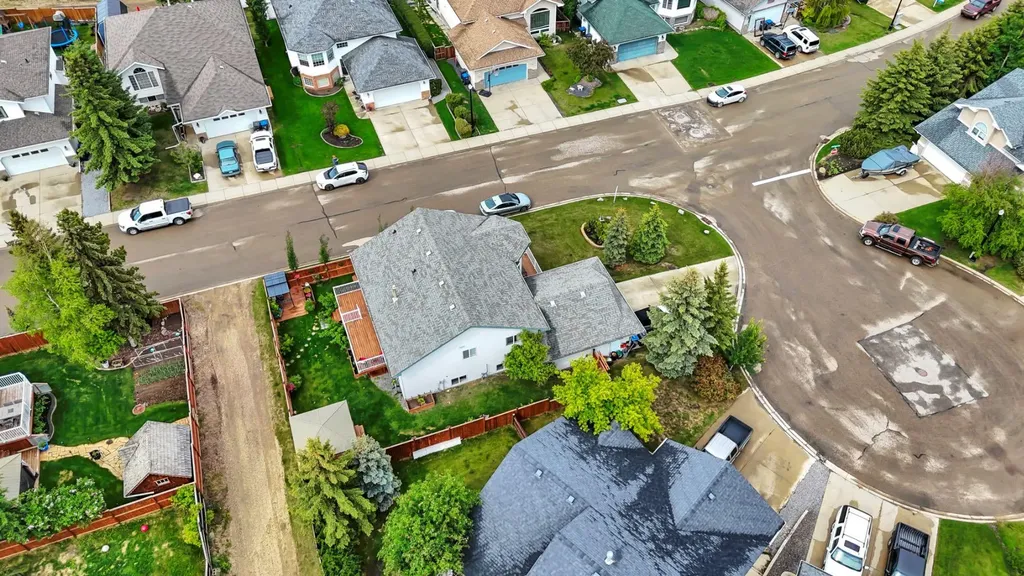 1 Pell Close Sylvan Lake AB T4S 1W8