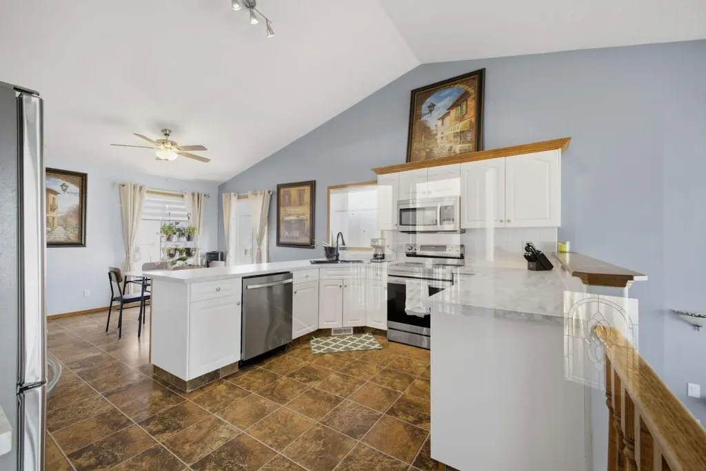 1 Pell Close Sylvan Lake AB T4S 1W8