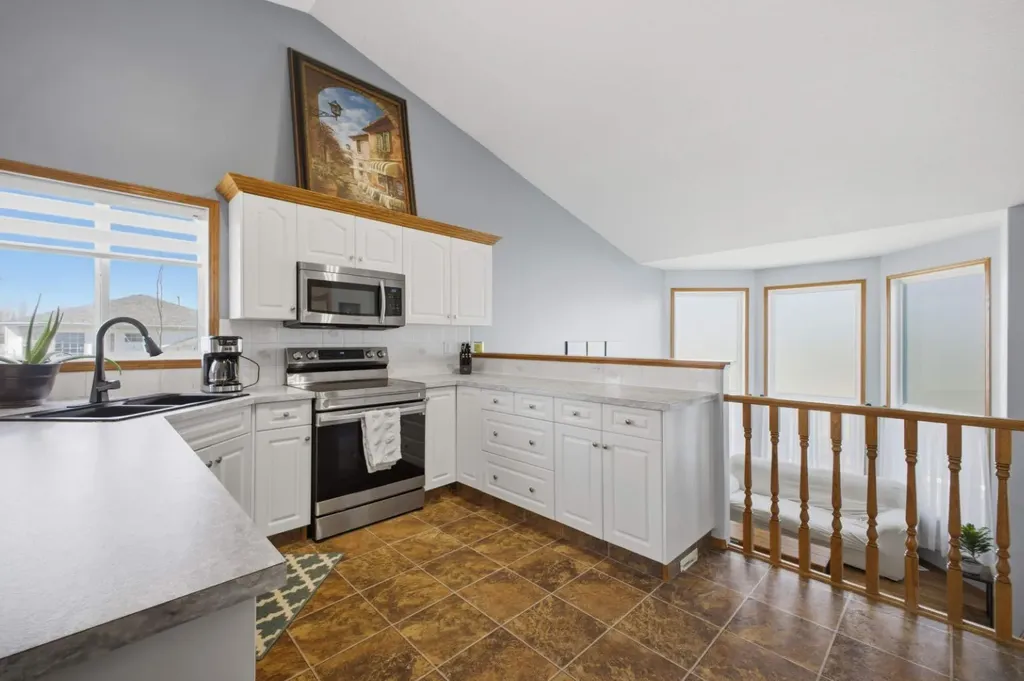 1 Pell Close Sylvan Lake AB T4S 1W8