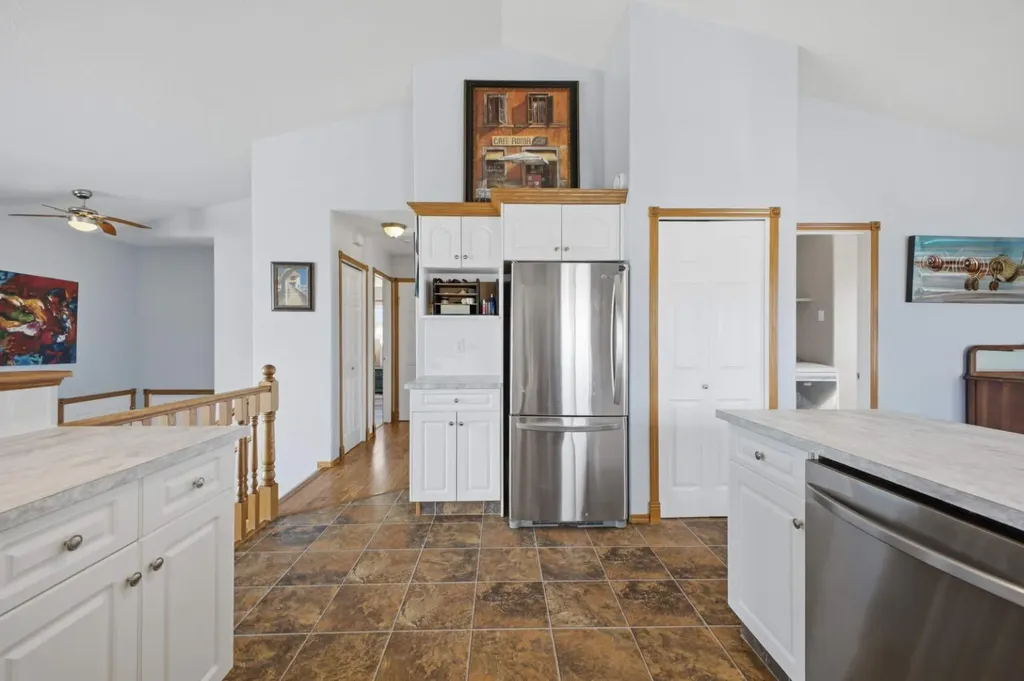1 Pell Close Sylvan Lake AB T4S 1W8