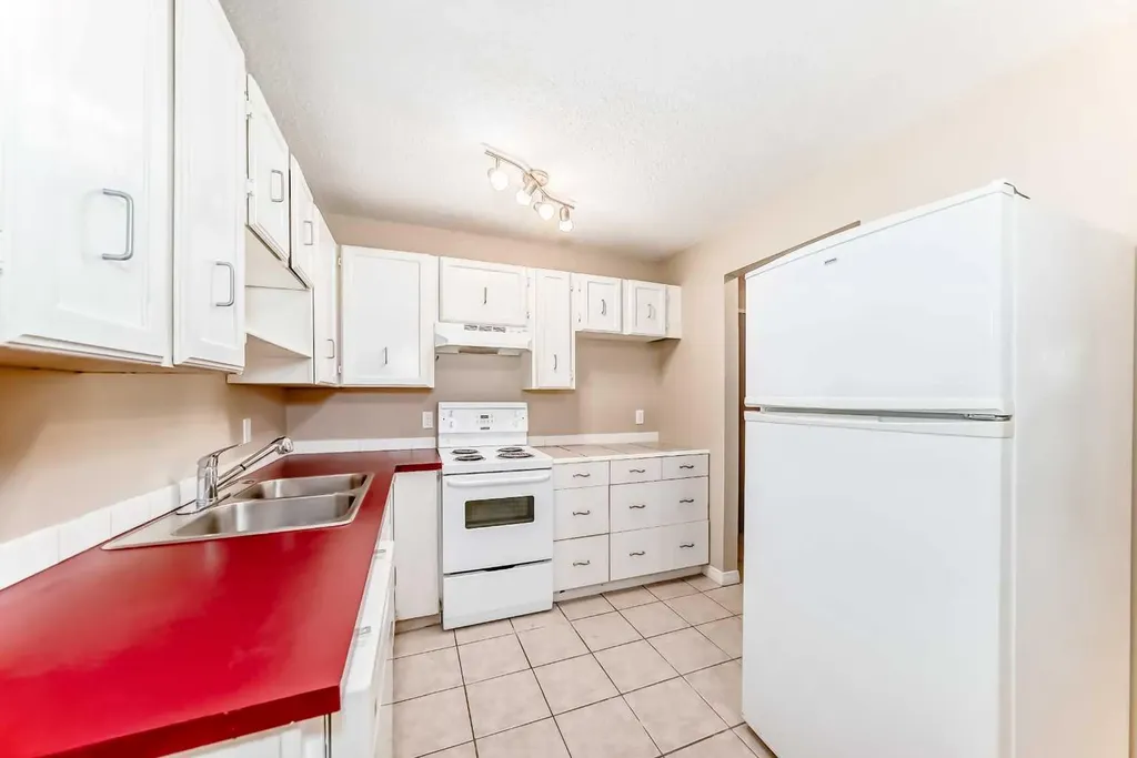730 2 Avenue NW Calgary AB T2N0E3