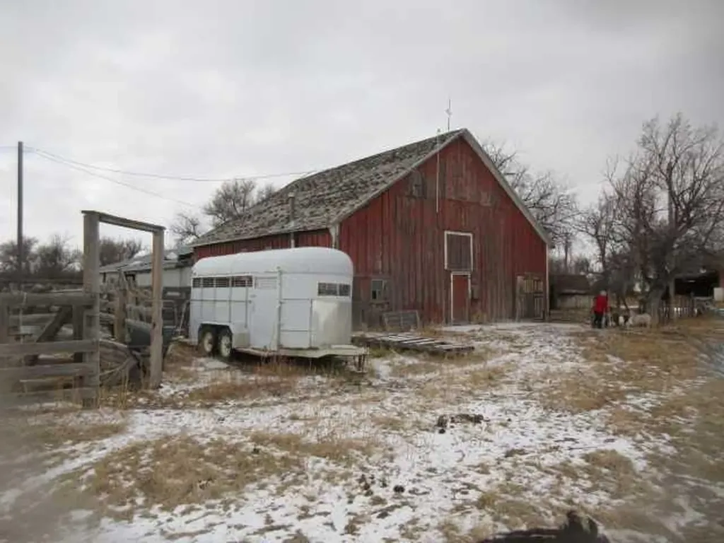 202001 8-0 Township Rural Lethbridge County AB T1K8H1