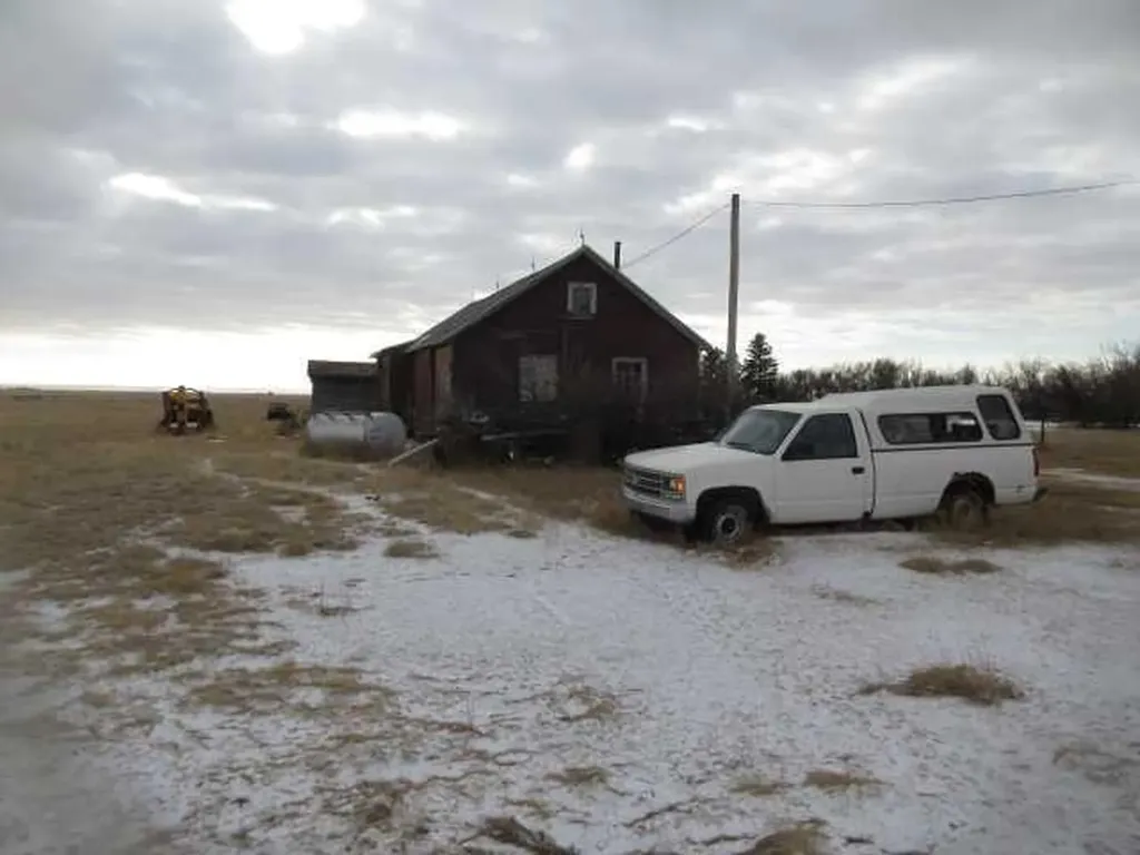 202001 8-0 Township Rural Lethbridge County AB T1K8H1