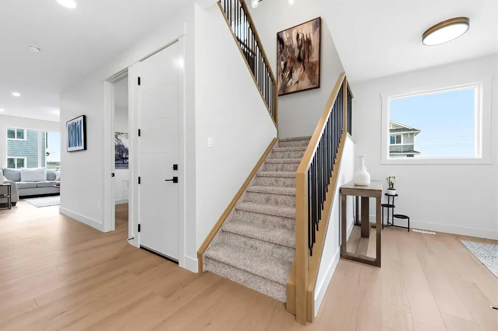 10 Waterford Mews Chestermere AB T1X 3B4