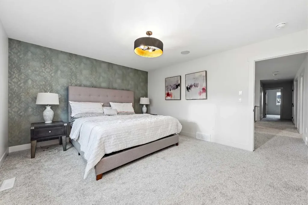 10 Waterford Mews Chestermere AB T1X 3B4