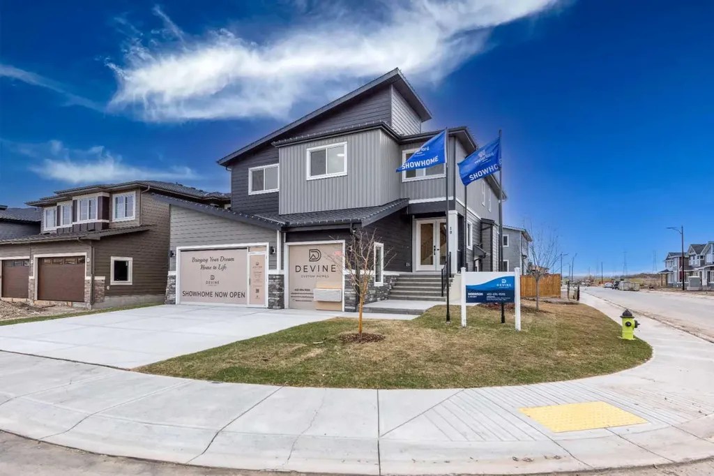 10 Waterford Mews Chestermere AB T1X 3B4