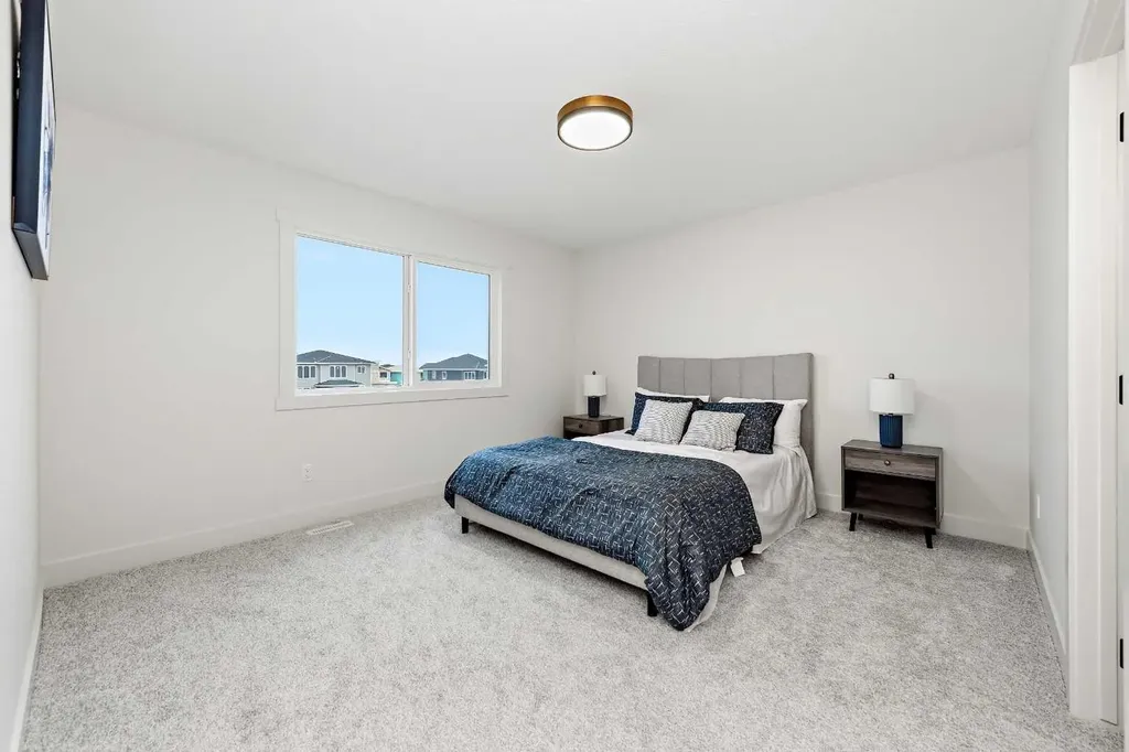 10 Waterford Mews Chestermere AB T1X 3B4