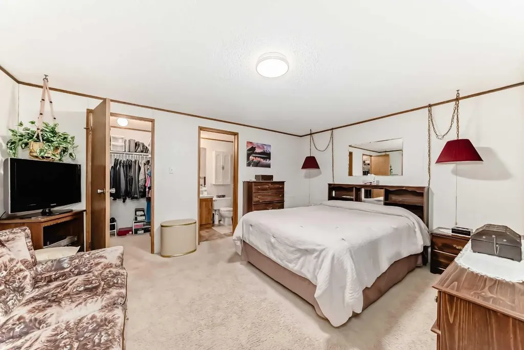 99 Arbour Lake Road NW Calgary AB T3G 4E4