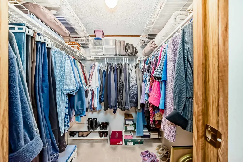 99 Arbour Lake Road NW Calgary AB T3G 4E4