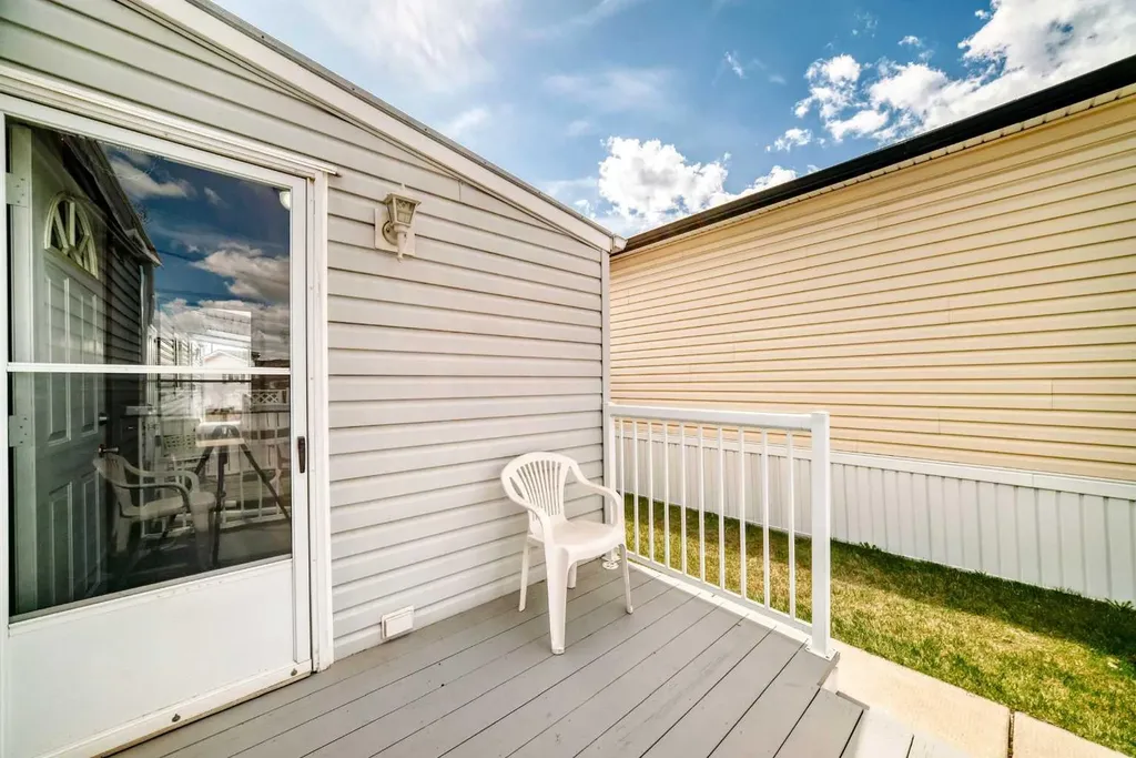 99 Arbour Lake Road NW Calgary AB T3G 4E4