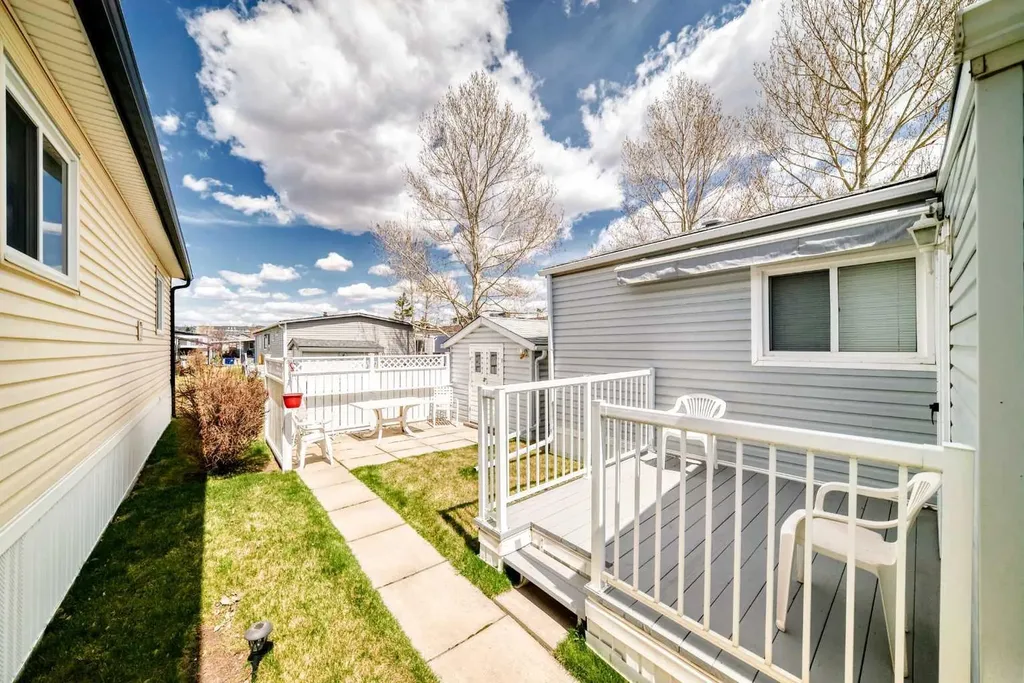 99 Arbour Lake Road NW Calgary AB T3G 4E4