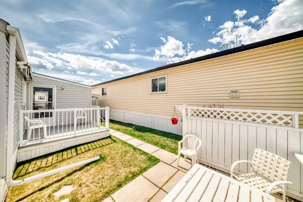 99 Arbour Lake Road NW Calgary AB T3G 4E4