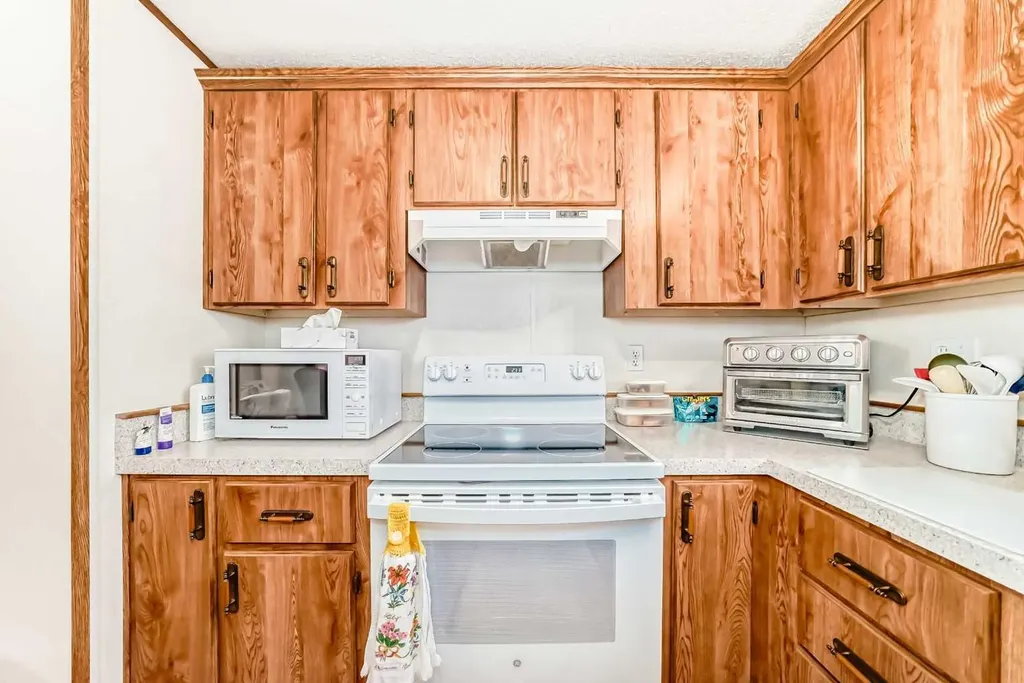 99 Arbour Lake Road NW Calgary AB T3G 4E4