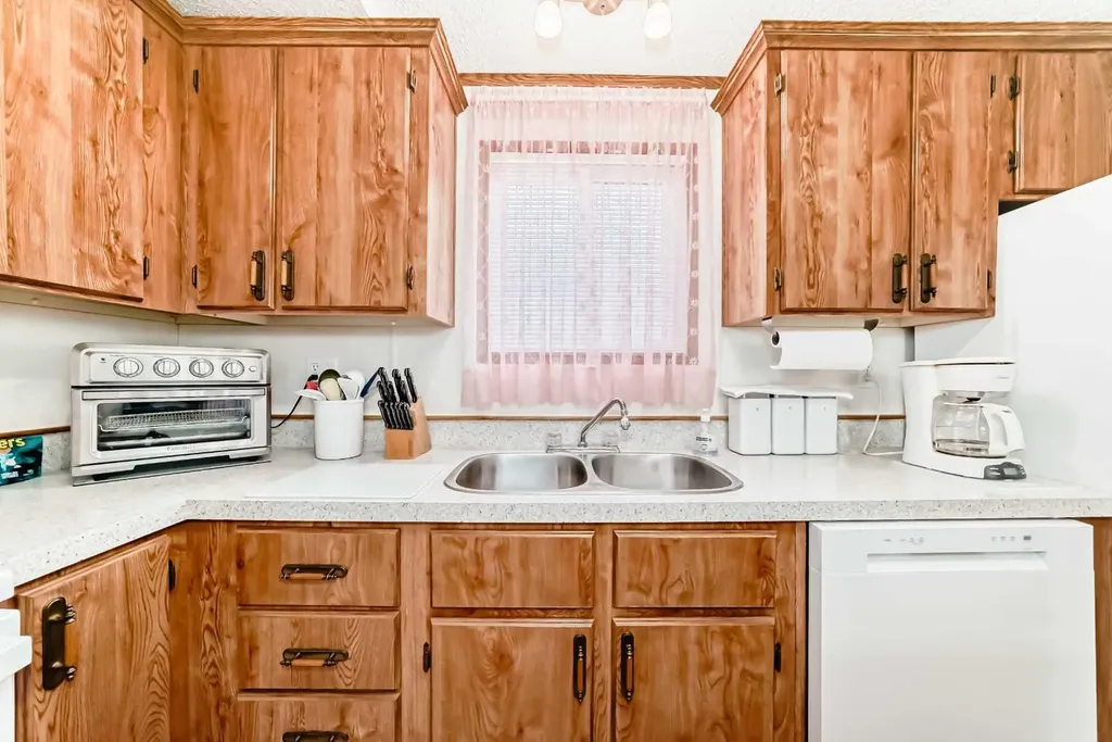99 Arbour Lake Road NW Calgary AB T3G 4E4