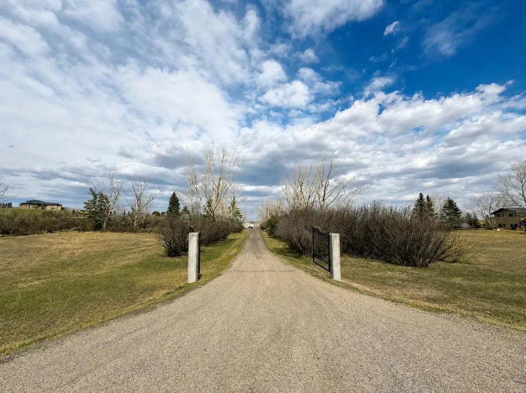 292234 Township Road 264 Rural Rocky View County AB T4A0N3