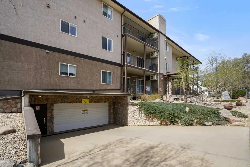 4834 52a Street Camrose AB T4V 1W4