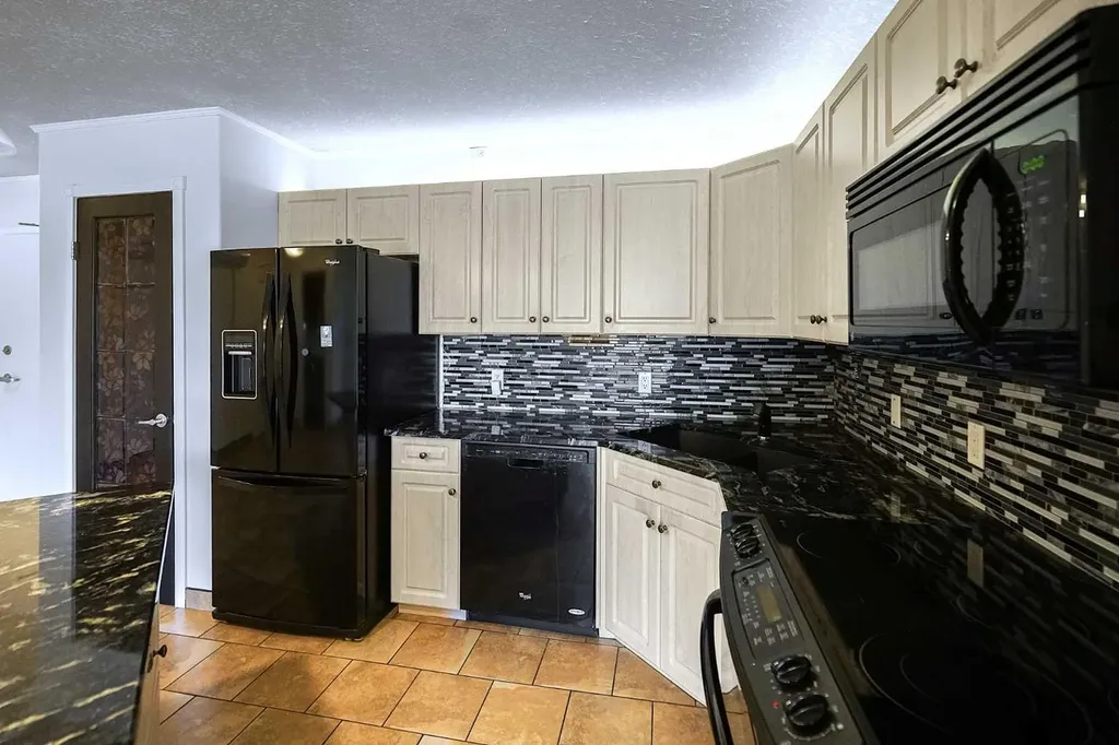 4834 52a Street Camrose AB T4V 1W4