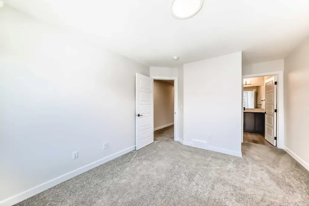81 Greenbriar Place NW Calgary AB T3B6J1