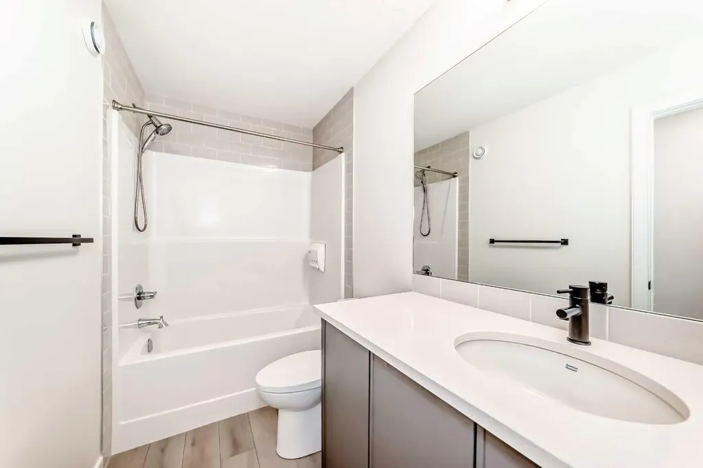 81 Greenbriar Place NW Calgary AB T3B6J1