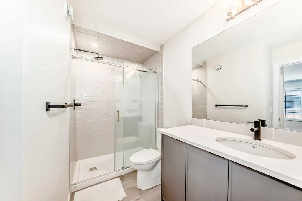 81 Greenbriar Place NW Calgary AB T3B6J1