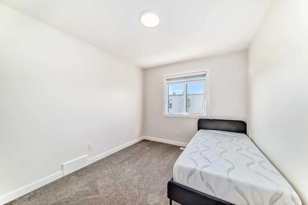 81 Greenbriar Place NW Calgary AB T3B6J1