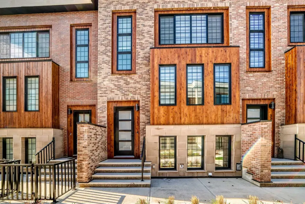81 Greenbriar Place NW Calgary AB T3B6J1