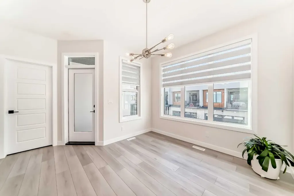 81 Greenbriar Place NW Calgary AB T3B6J1